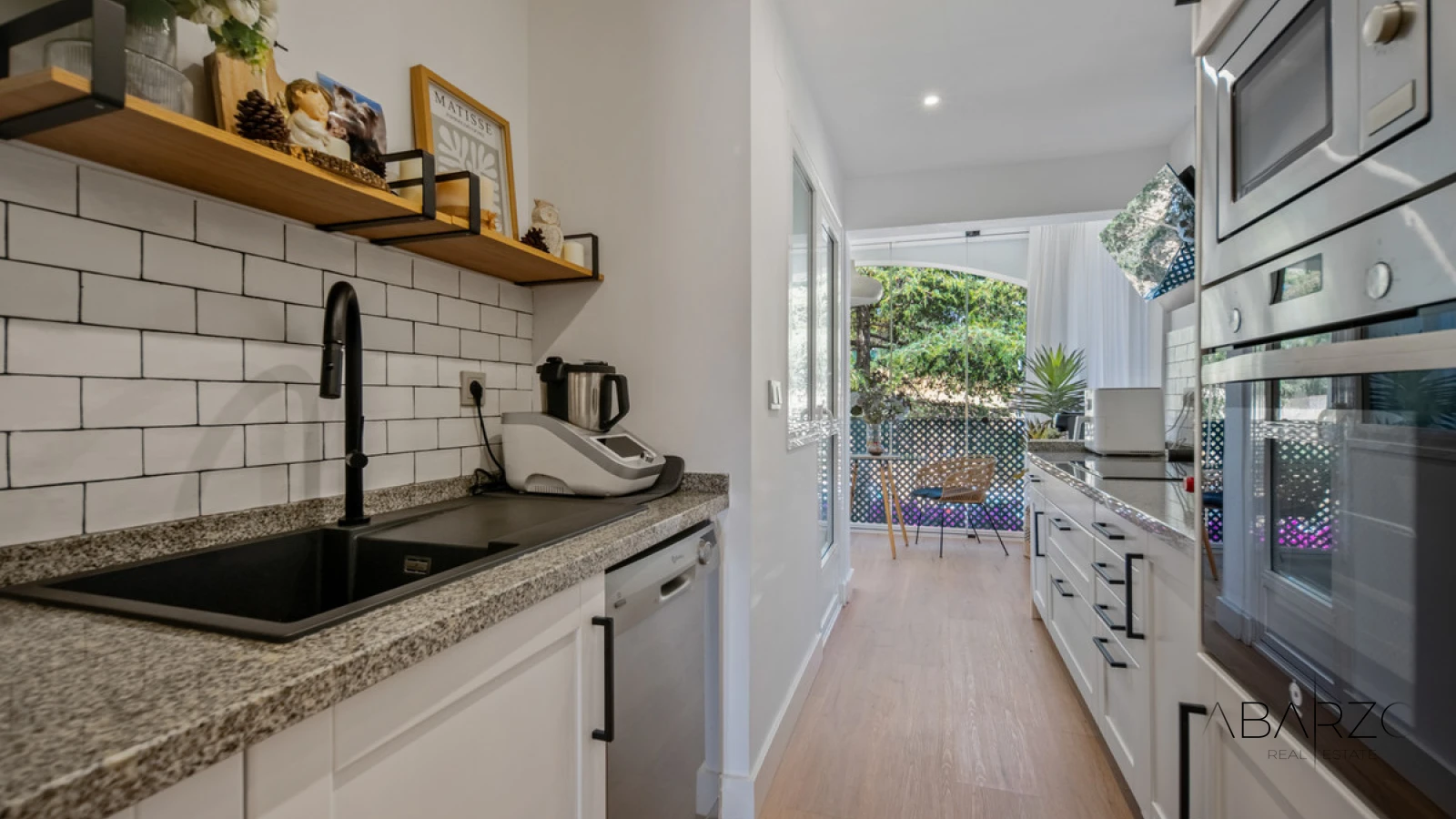 Renovated Apartment in Balcones de Puente Romano, The Golden Mile, Marbella — interior, Golden Mile, Marbella (11 of 32)