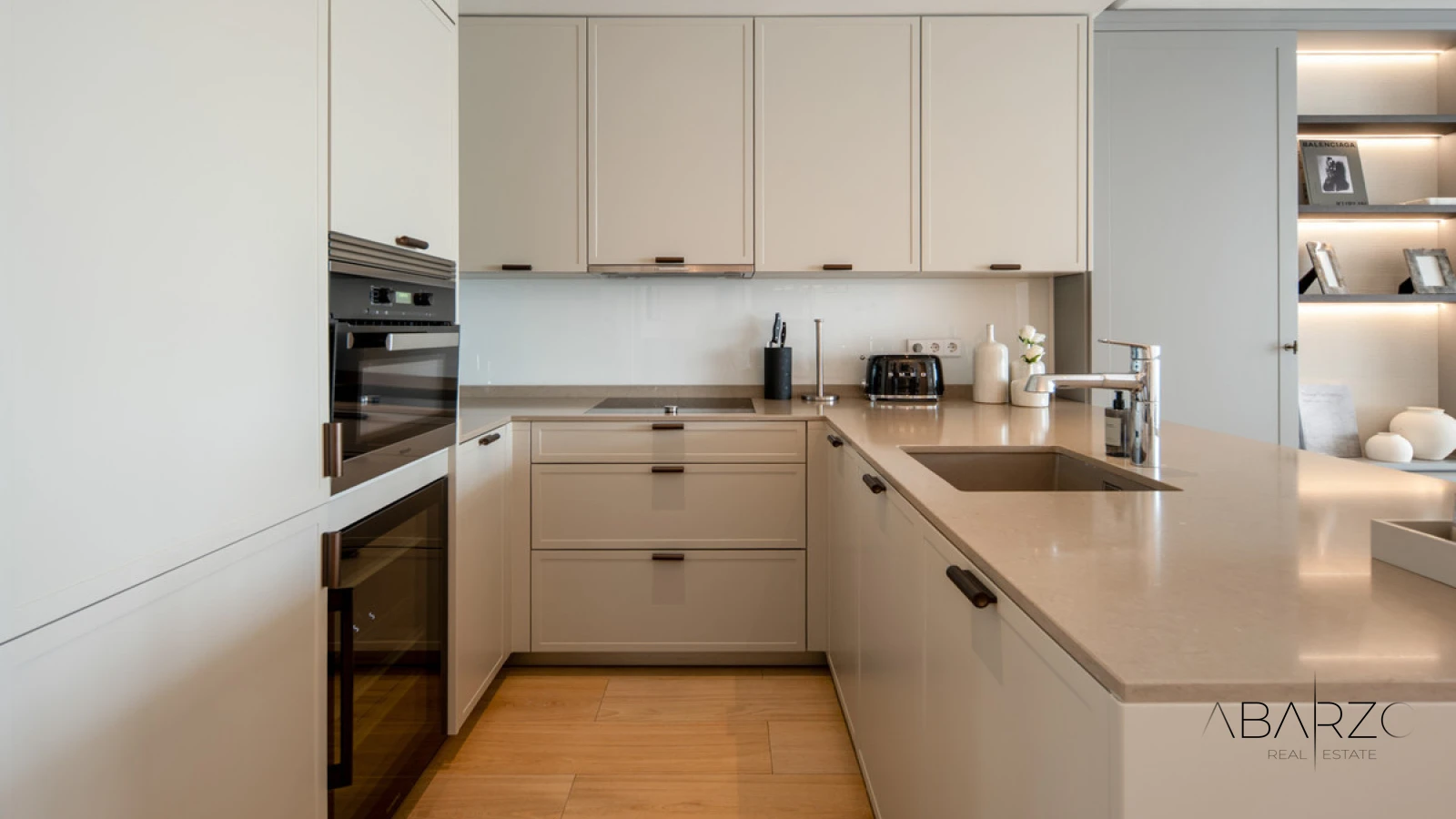 Apartment in Puente Romano Resort, The Golden Mile, Marbella — Steps from the Beach — interior, Golden Mile, Marbella (10 of 25)