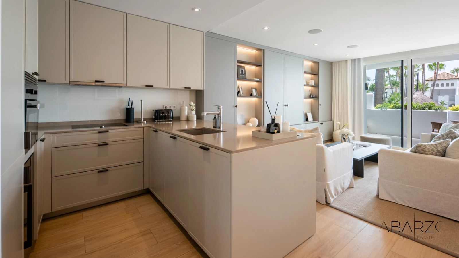Apartment in Puente Romano Resort, The Golden Mile, Marbella — Steps from the Beach — interior, Golden Mile, Marbella (9 of 25)