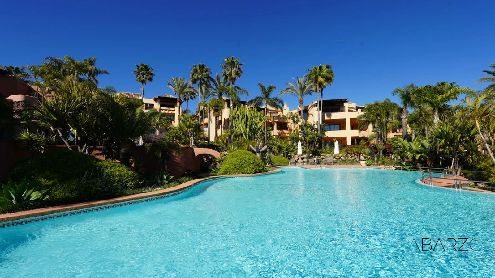 South-Facing Ground-Floor Apartment in Mansion Club, Sierra Blanca, Marbella — interior, Golden Mile, Marbella (3 of 32)