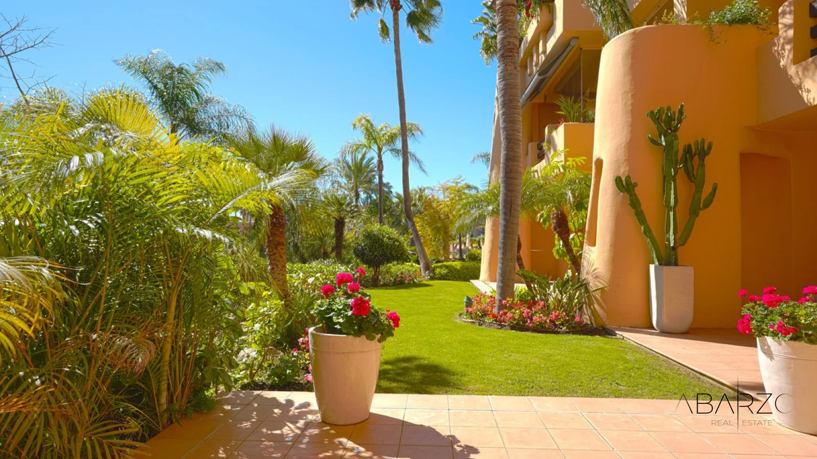 South-Facing Ground-Floor Apartment in Mansion Club, Sierra Blanca, Marbella — interior, Golden Mile, Marbella (19 of 32)