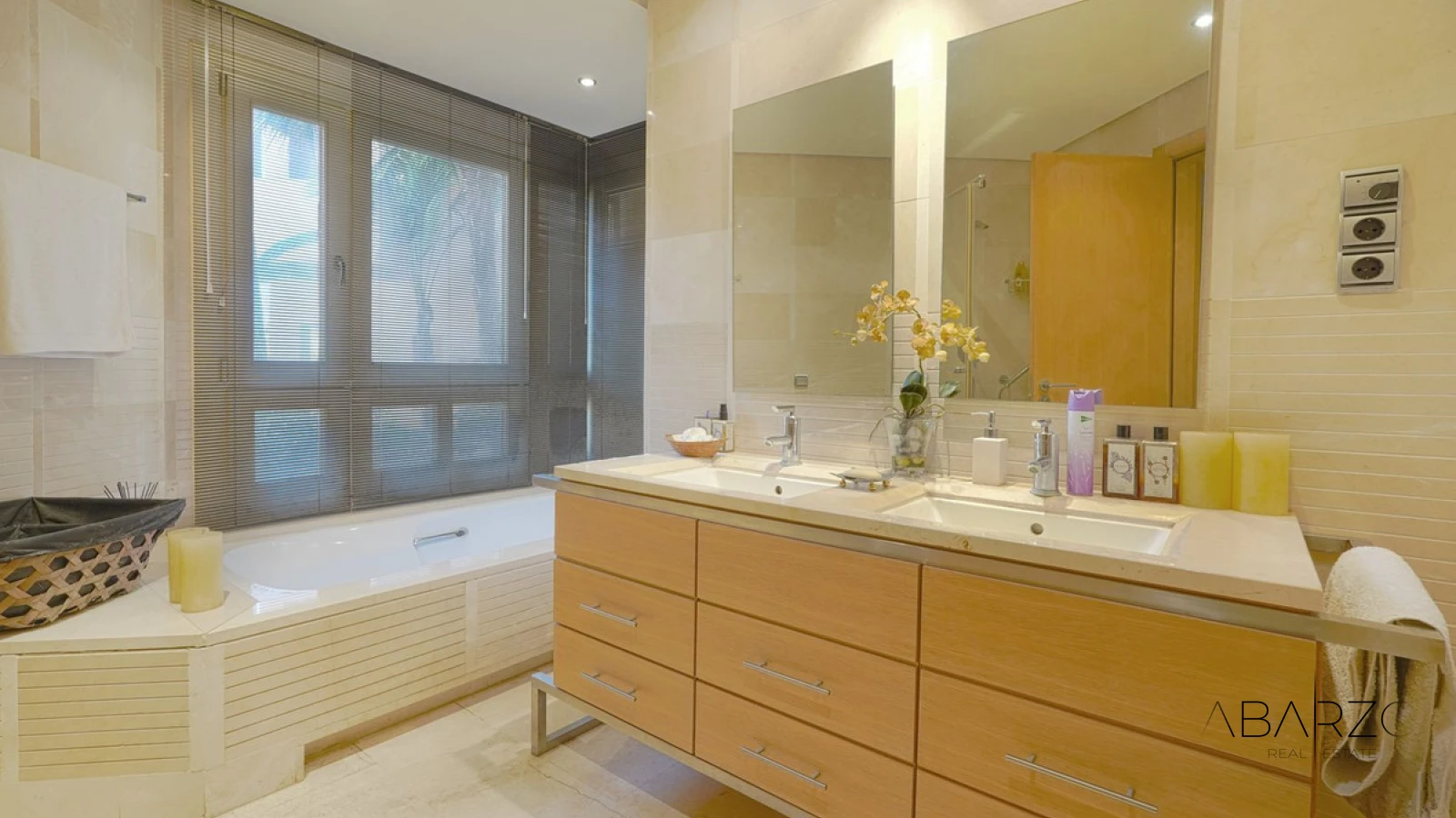 South-Facing Ground-Floor Apartment in Mansion Club, Sierra Blanca, Marbella — interior, Golden Mile, Marbella (16 of 32)
