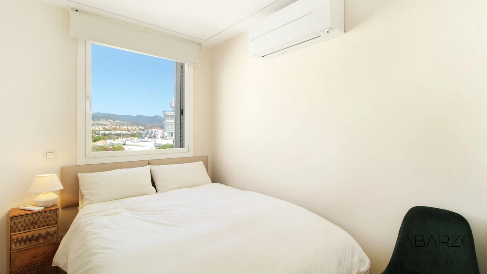 Apartamento de esquina reformado con vistas al mar, al golf y a La Concha en Guadalmina Alta, Marbella — interior, Guadalmina Alta, San Pedro de Alcántara (14 of 23)