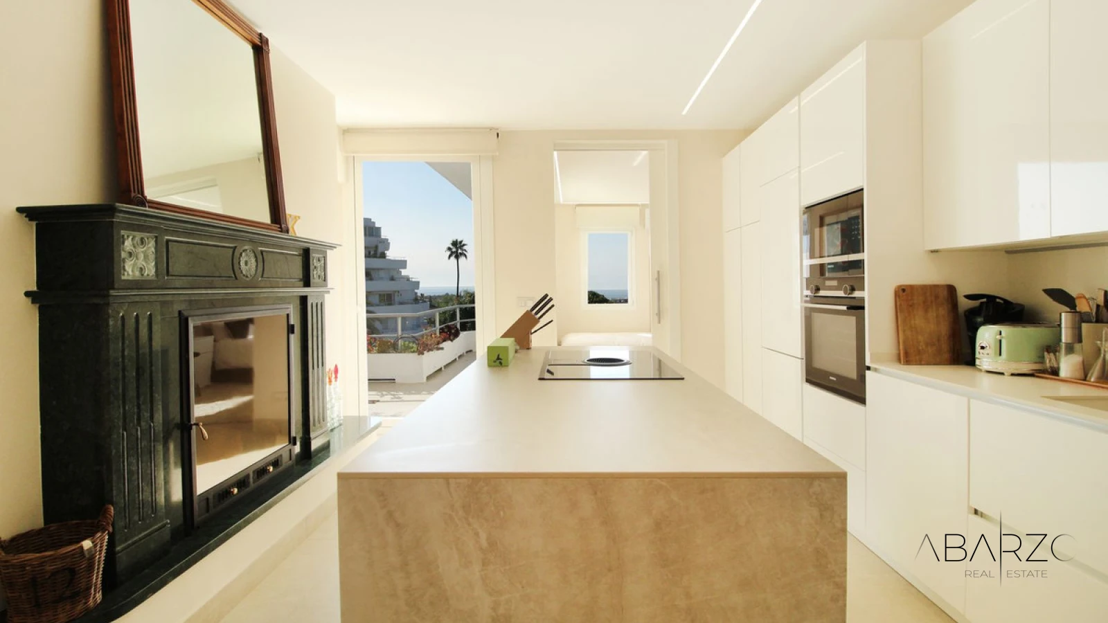 Apartamento de esquina reformado con vistas al mar, al golf y a La Concha en Guadalmina Alta, Marbella — interior, Guadalmina Alta, San Pedro de Alcántara (6 of 23)