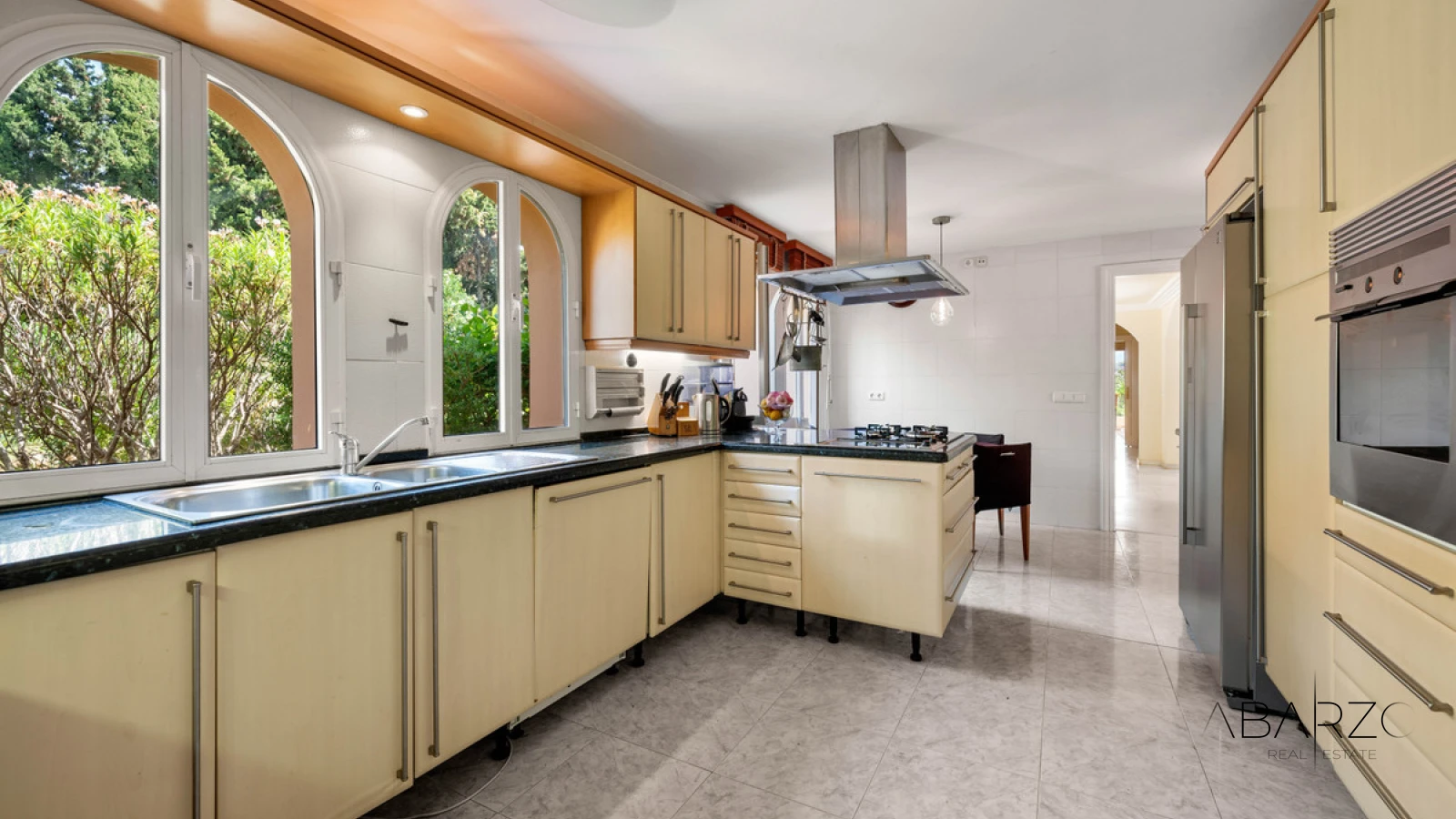Villa for sale in Elviria with panoramic Mediterranean sea views — interior, Marbella East, Marbella (14 of 49)