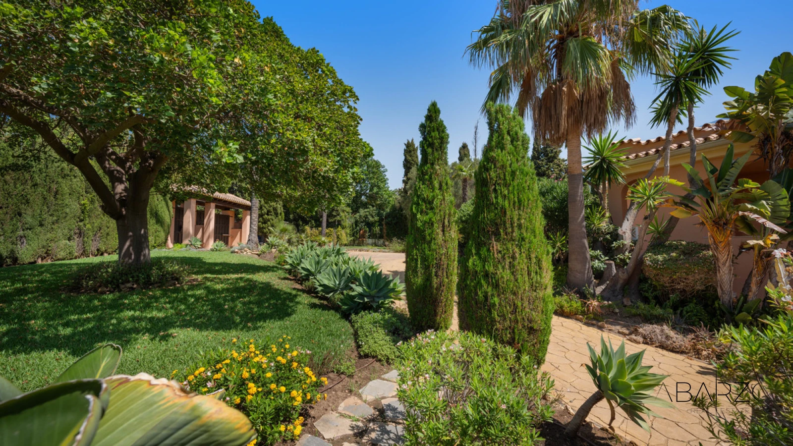 Villa for sale in Elviria with panoramic Mediterranean sea views — interior, Marbella East, Marbella (39 of 49)