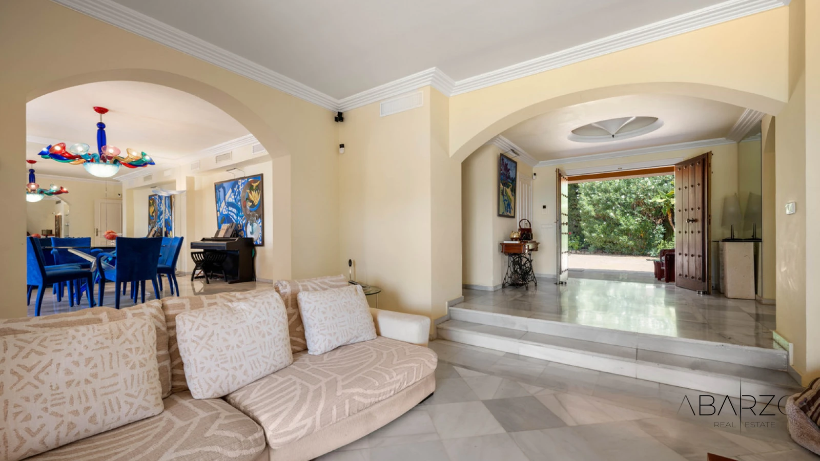 Villa for sale in Elviria with panoramic Mediterranean sea views — interior, Marbella East, Marbella (13 of 49)