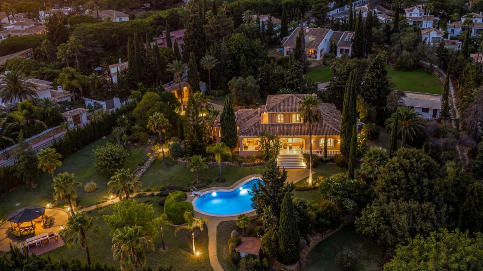 Villa for sale in Elviria with panoramic Mediterranean sea views — luxury property for sale in Marbella East, Marbella