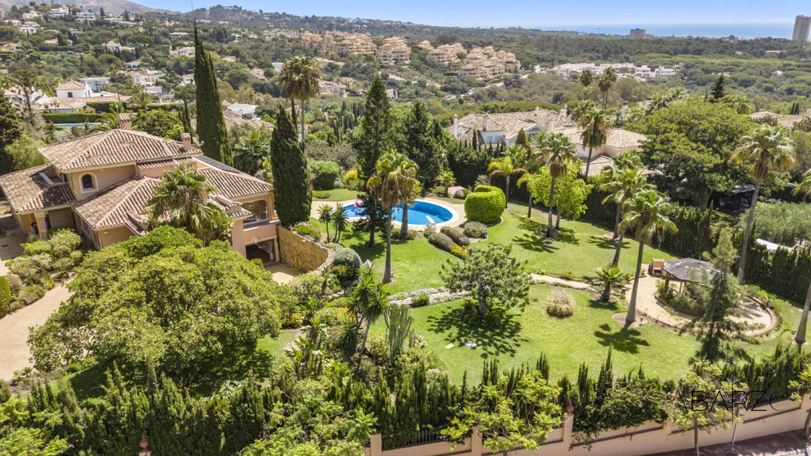 Villa for sale in Elviria with panoramic Mediterranean sea views — interior, Marbella East, Marbella (7 of 49)