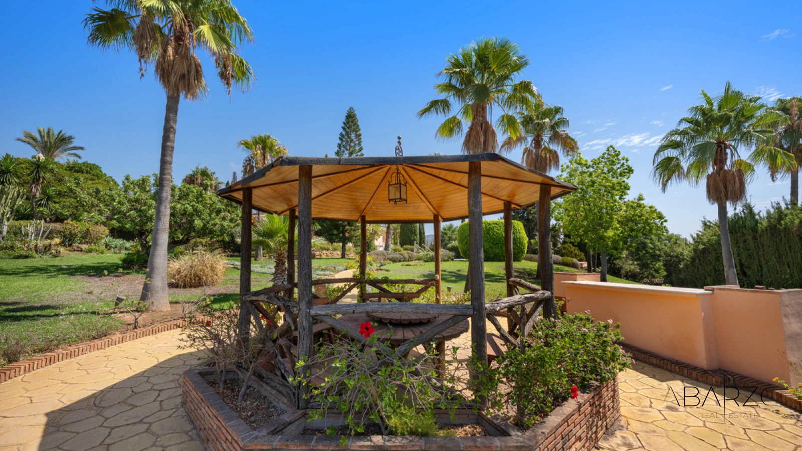 Villa for sale in Elviria with panoramic Mediterranean sea views — interior, Marbella East, Marbella (34 of 49)