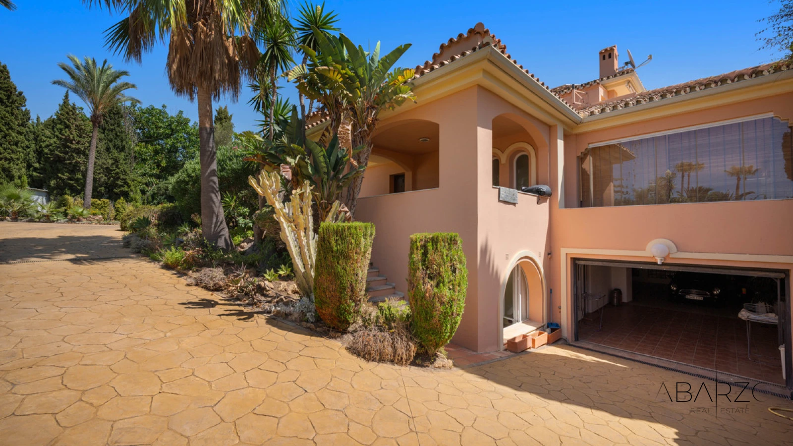 Villa for sale in Elviria with panoramic Mediterranean sea views — interior, Marbella East, Marbella (40 of 49)