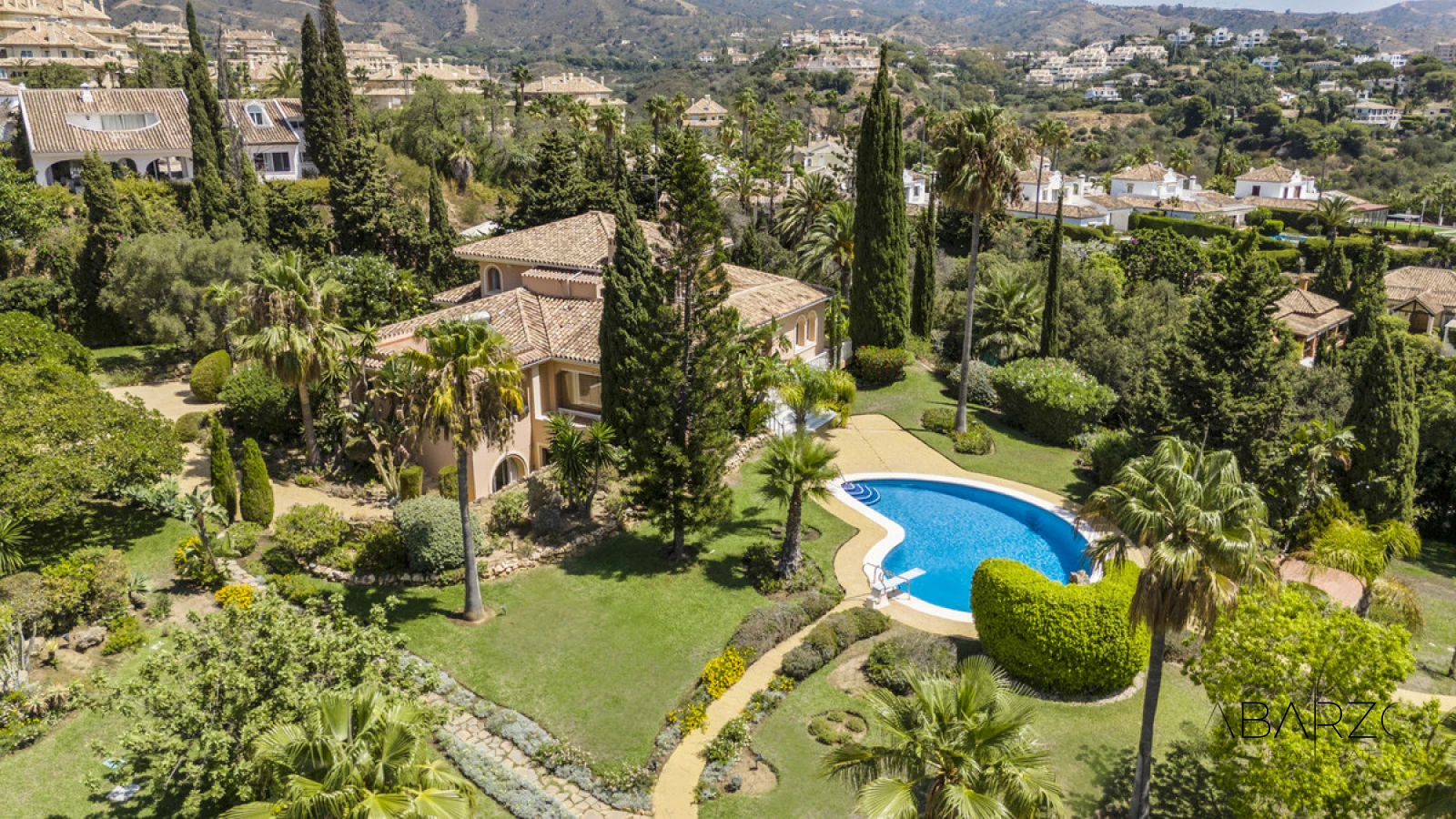 Villa for sale in Elviria with panoramic Mediterranean sea views — interior, Marbella East, Marbella (49 of 49)