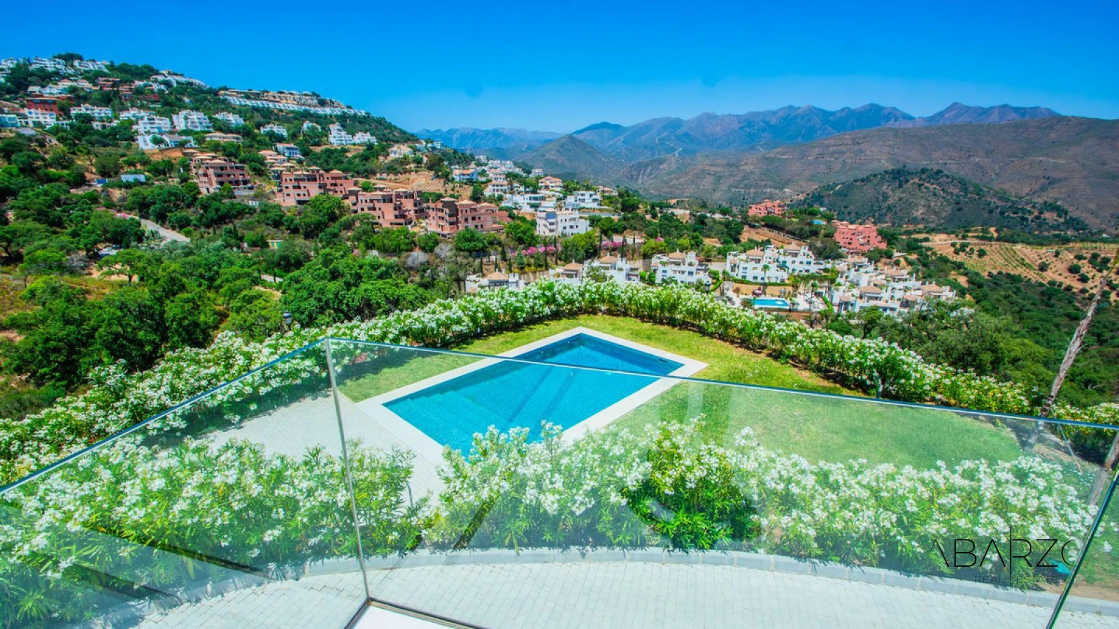 Casa moderna en La Mairena con vistas panorámicas y gran parcela — interior, Marbella East, Marbella (30 of 47)