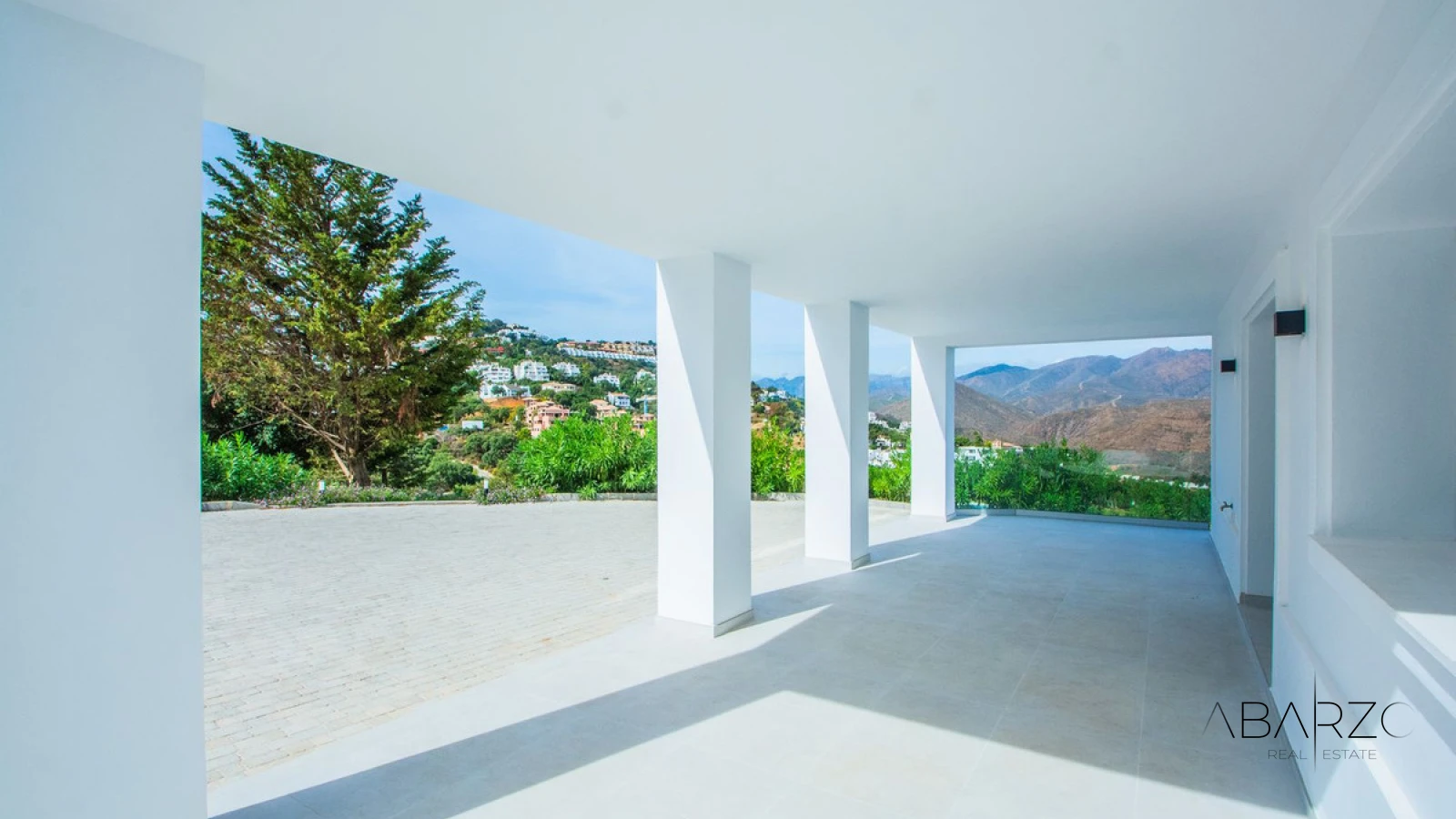 Casa moderna en La Mairena con vistas panorámicas y gran parcela — interior, Marbella East, Marbella (25 of 47)