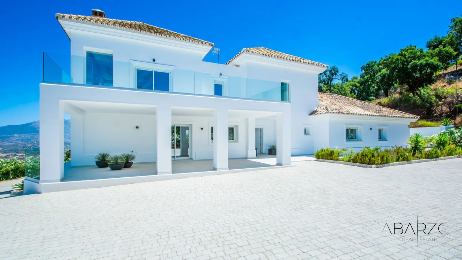 Casa moderna en La Mairena con vistas panorámicas y gran parcela — interior, Marbella East, Marbella (2 of 47)