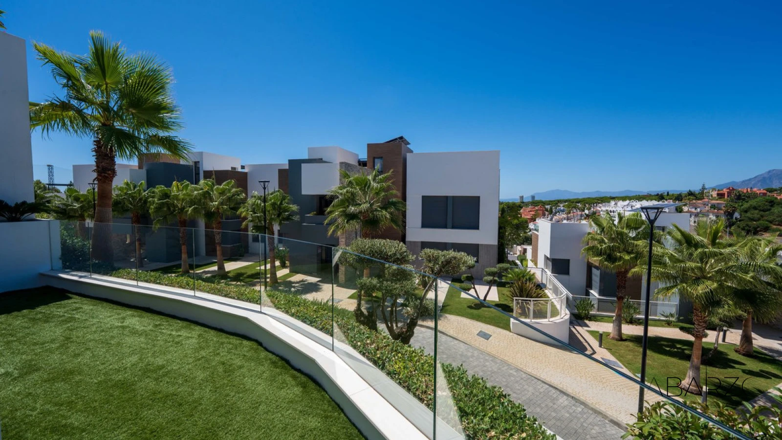 Duplex Apartment with Terraces and Resort Facilities in Cabopino, Marbella — interior, Marbella East, Marbella (46 of 47)