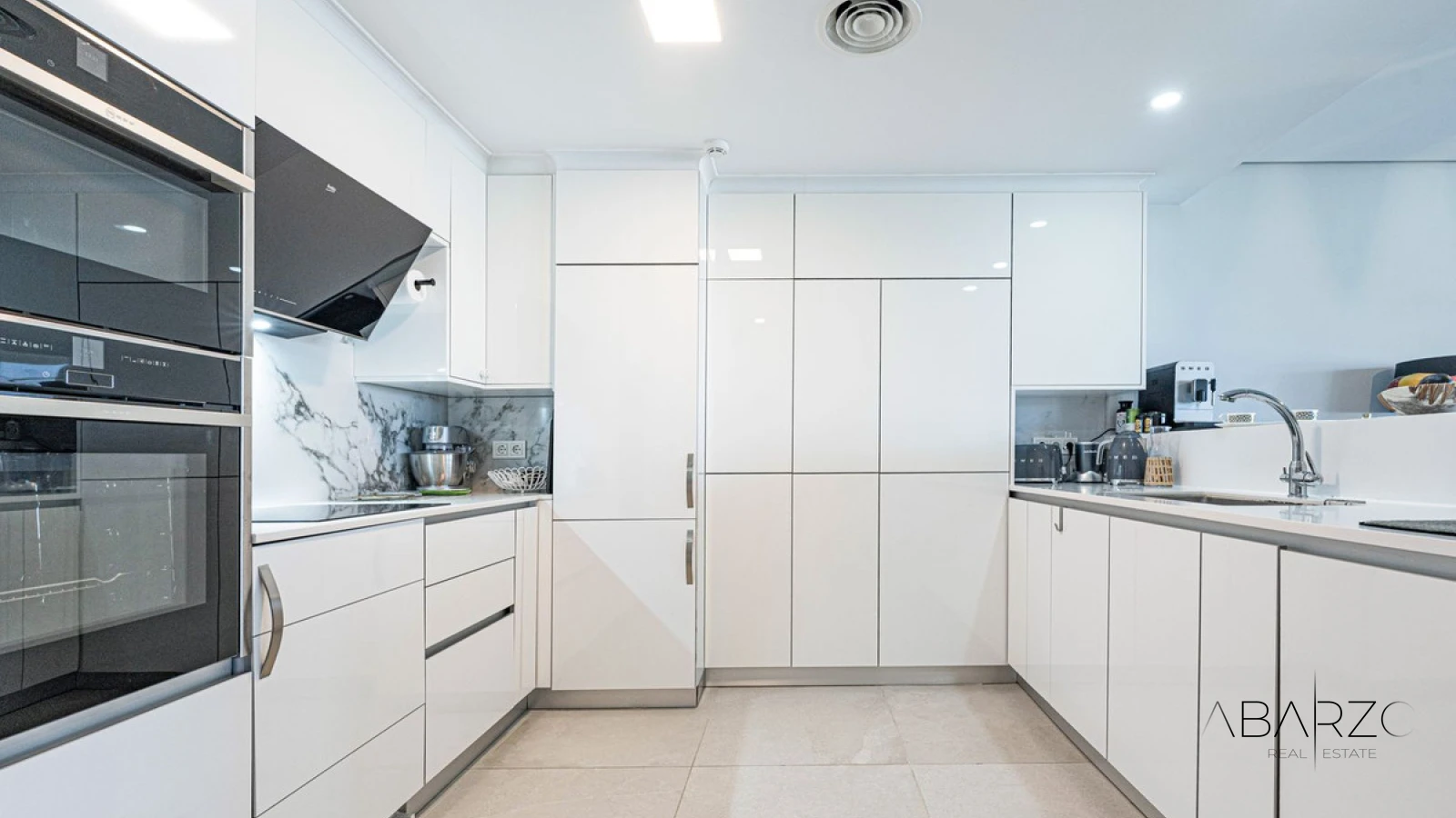 Duplex Apartment with Terraces and Resort Facilities in Cabopino, Marbella — interior, Marbella East, Marbella (14 of 47)