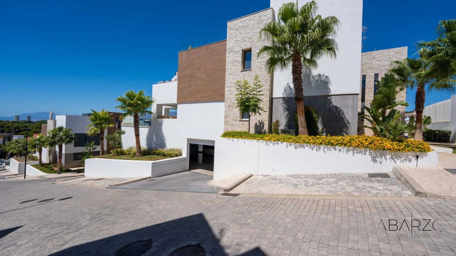 Duplex Apartment with Terraces and Resort Facilities in Cabopino, Marbella — interior, Marbella East, Marbella (45 of 47)