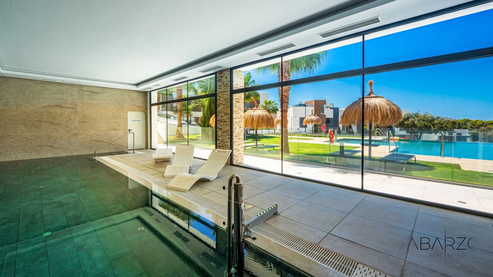 Duplex Apartment with Terraces and Resort Facilities in Cabopino, Marbella — interior, Marbella East, Marbella (39 of 47)
