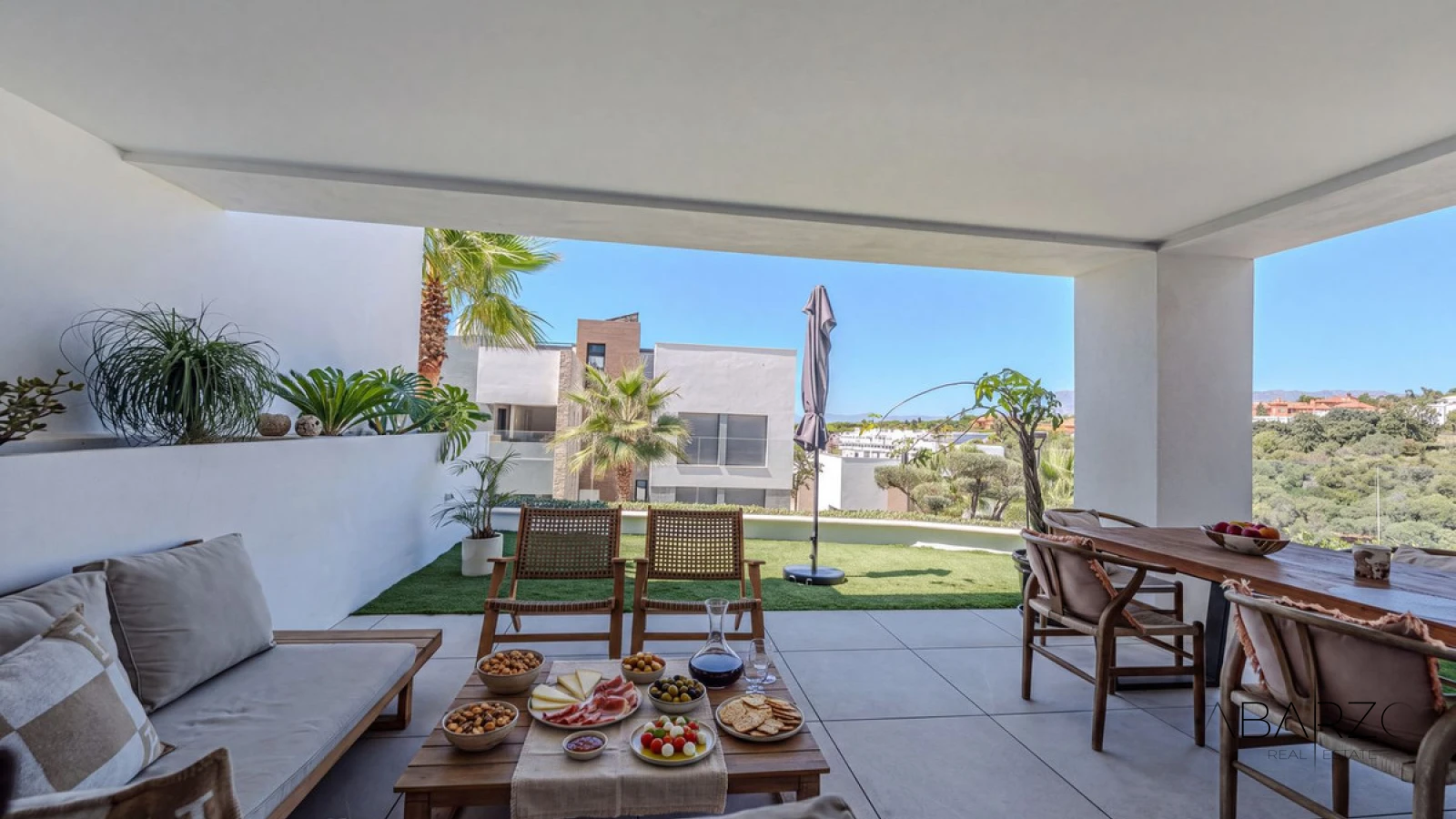 Duplex Apartment with Terraces and Resort Facilities in Cabopino, Marbella — interior, Marbella East, Marbella (5 of 47)