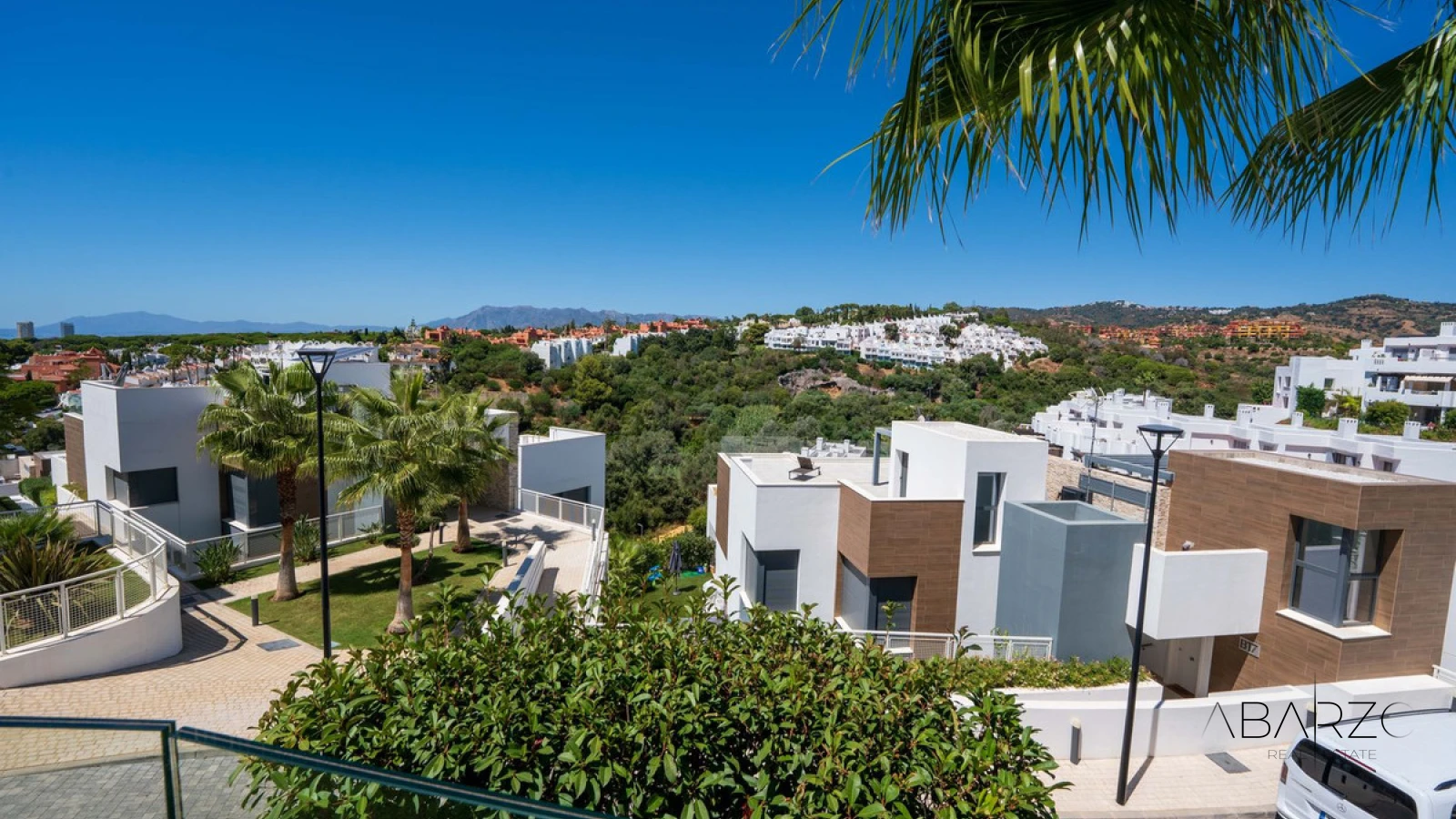 Duplex Apartment with Terraces and Resort Facilities in Cabopino, Marbella — interior, Marbella East, Marbella (47 of 47)