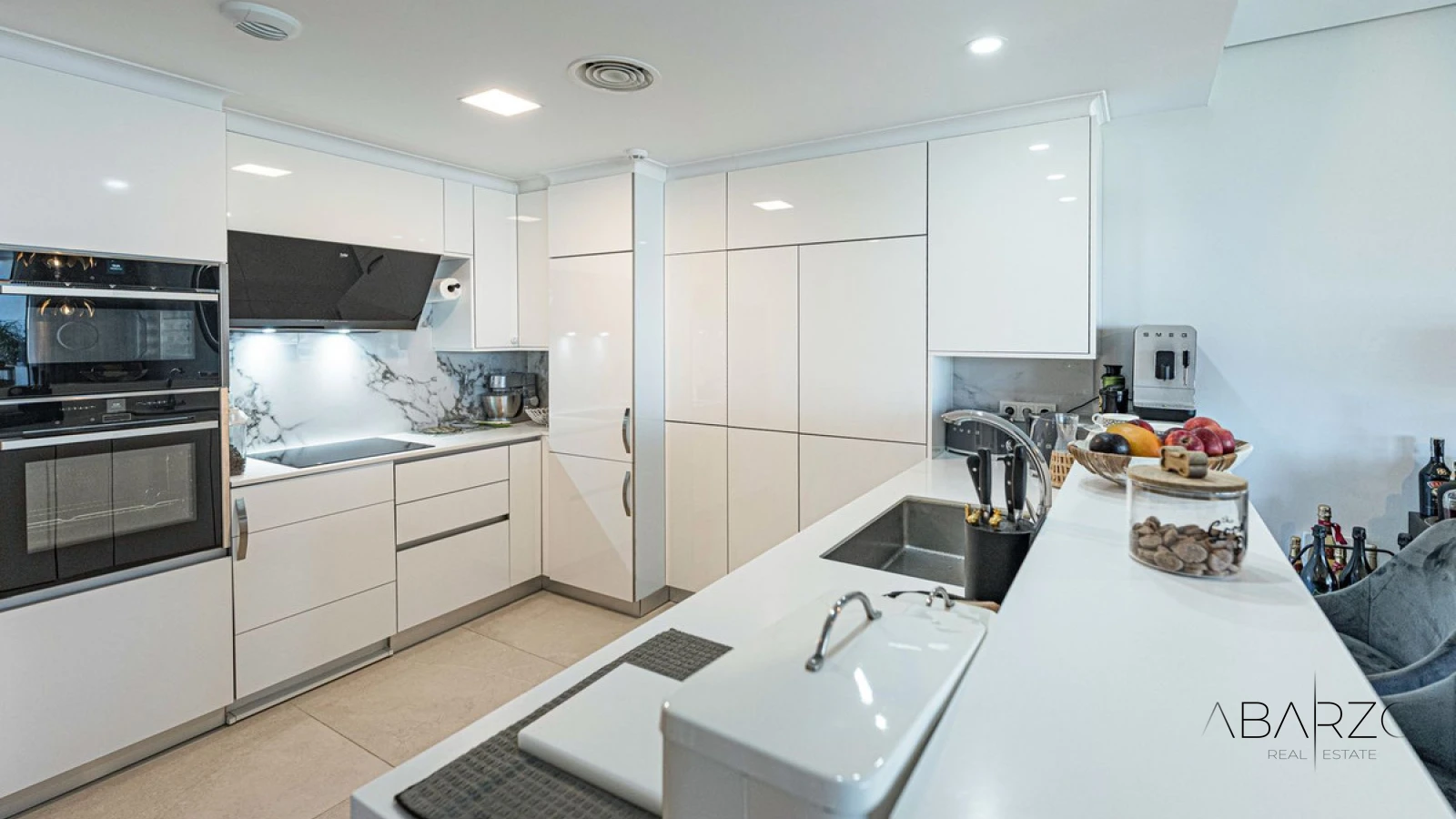 Duplex Apartment with Terraces and Resort Facilities in Cabopino, Marbella — interior, Marbella East, Marbella (16 of 47)