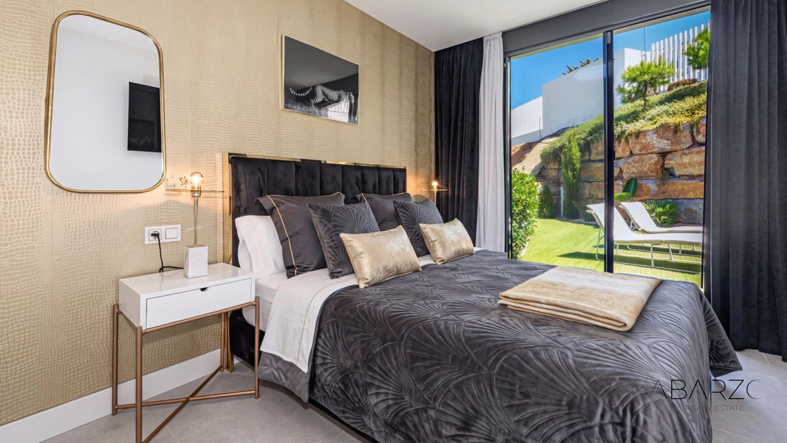 Duplex Apartment with Terraces and Resort Facilities in Cabopino, Marbella — interior, Marbella East, Marbella (20 of 47)