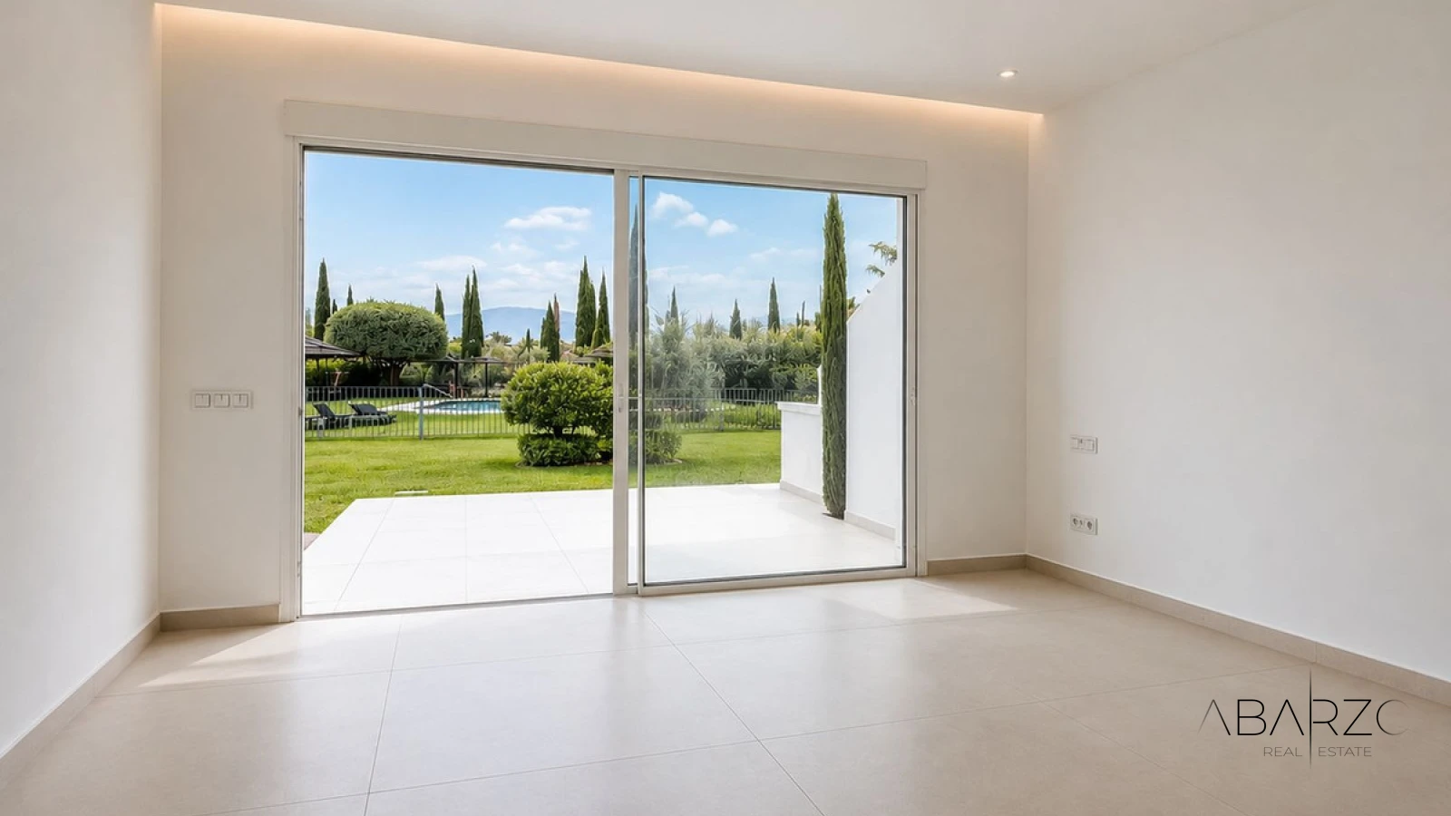 Beautiful renovated 2-bedroom apartment with pool access in El Lago, Los Flamingos, Benahavís — interior, Los Flamingos, Benahavís (7 of 13)