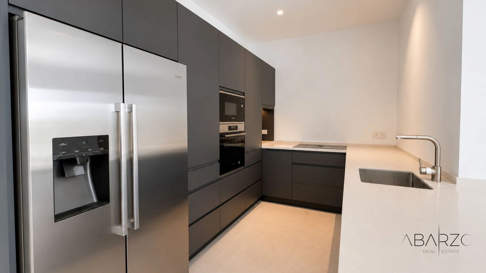 Beautiful renovated 2-bedroom apartment with pool access in El Lago, Los Flamingos, Benahavís — interior, Los Flamingos, Benahavís (6 of 13)