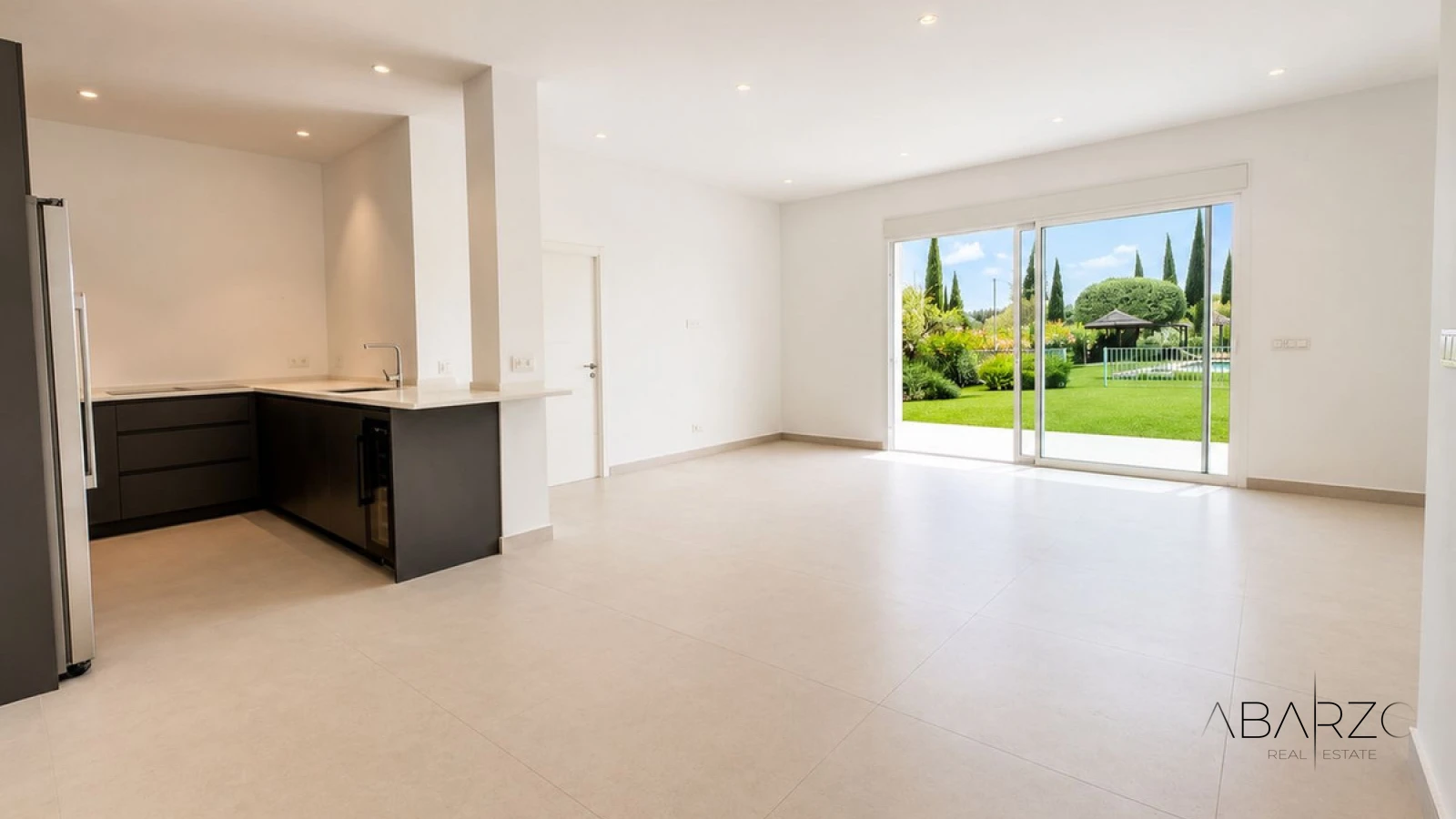 Beautiful renovated 2-bedroom apartment with pool access in El Lago, Los Flamingos, Benahavís — interior, Los Flamingos, Benahavís (2 of 13)