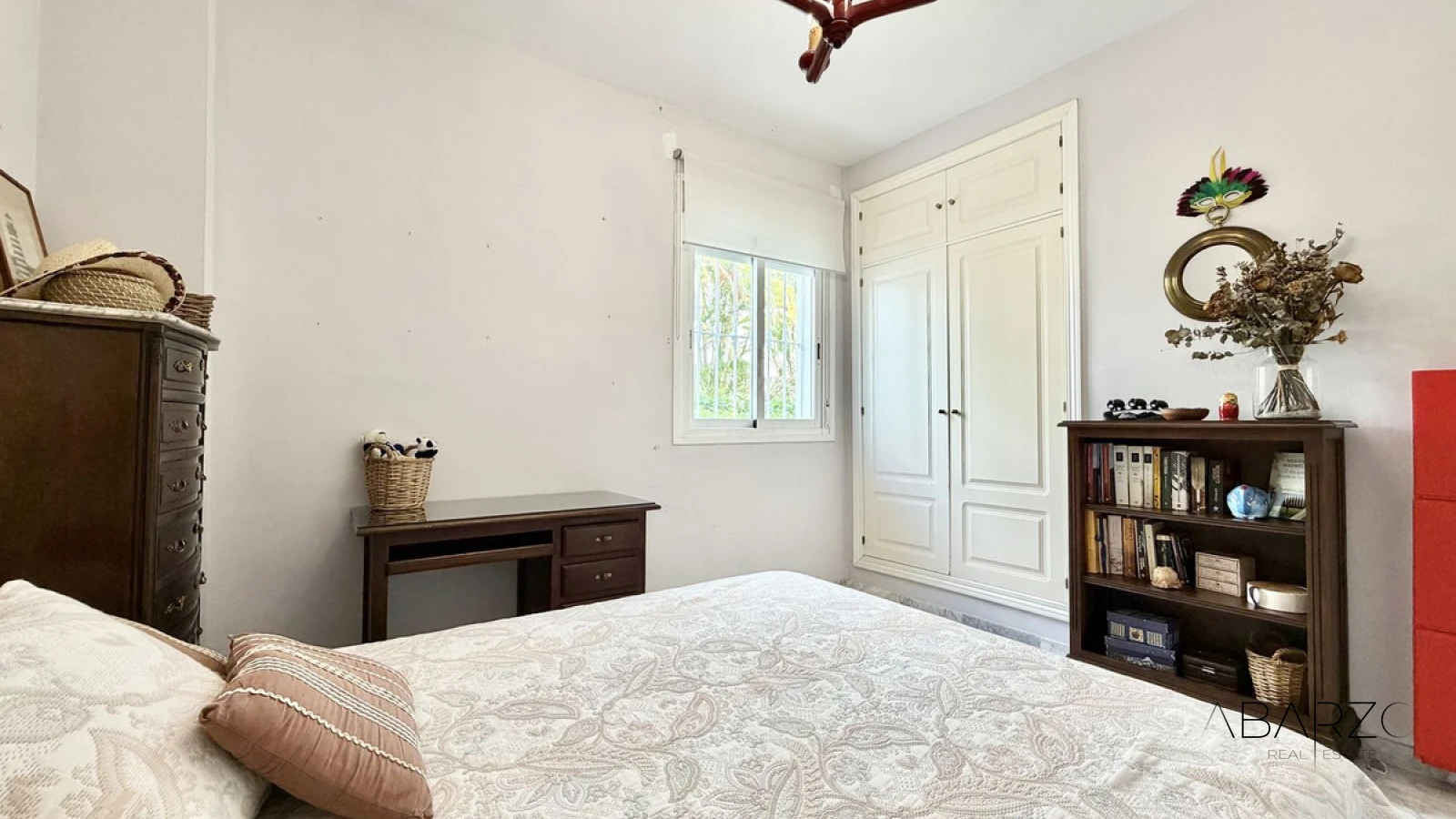 Spacious Ground Floor Apartment on Marbella's Golden Mile Near the Beach — interior, Golden Mile, Marbella (20 of 31)