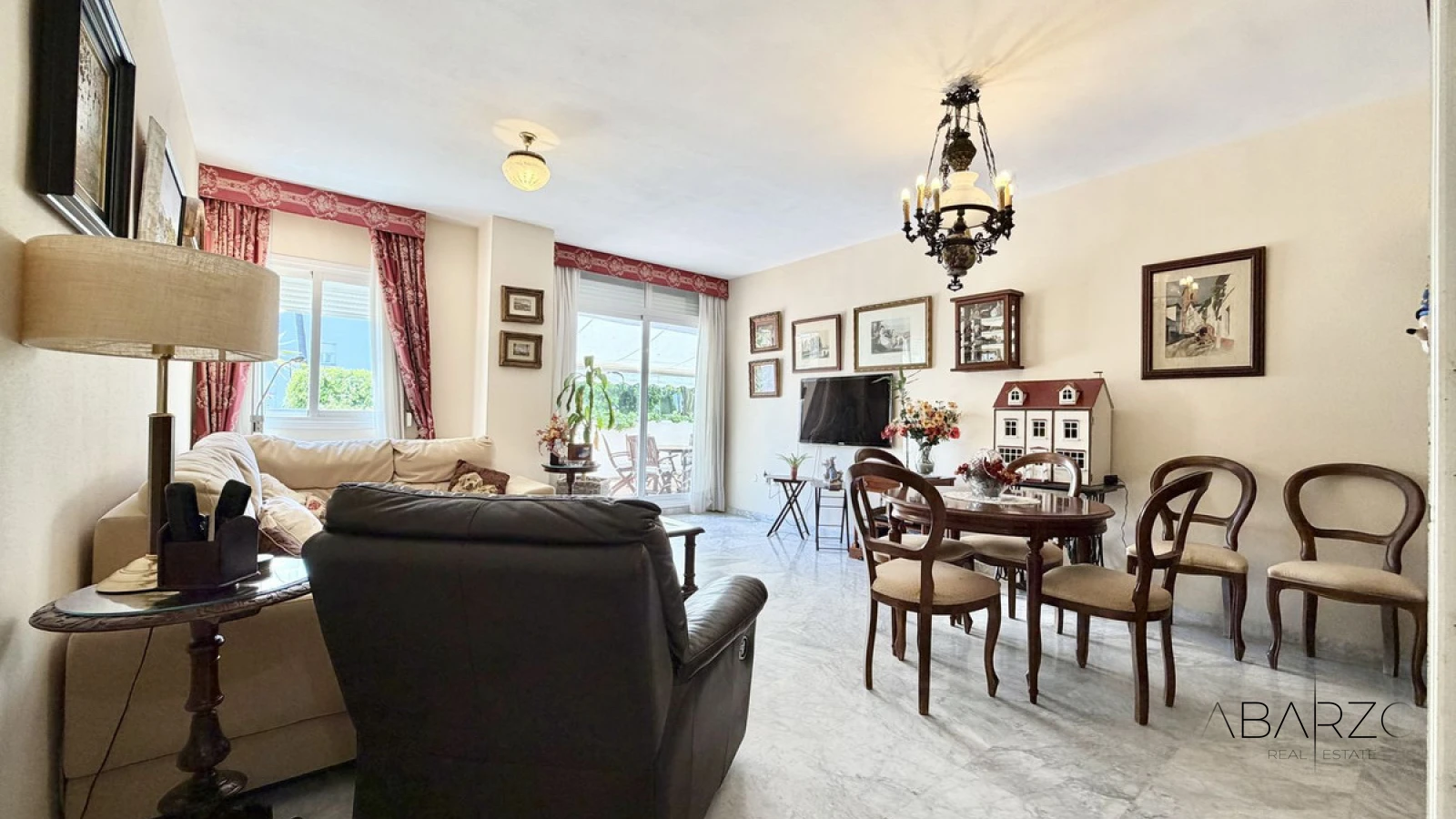 Spacious Ground Floor Apartment on Marbella's Golden Mile Near the Beach — interior, Golden Mile, Marbella (7 of 31)