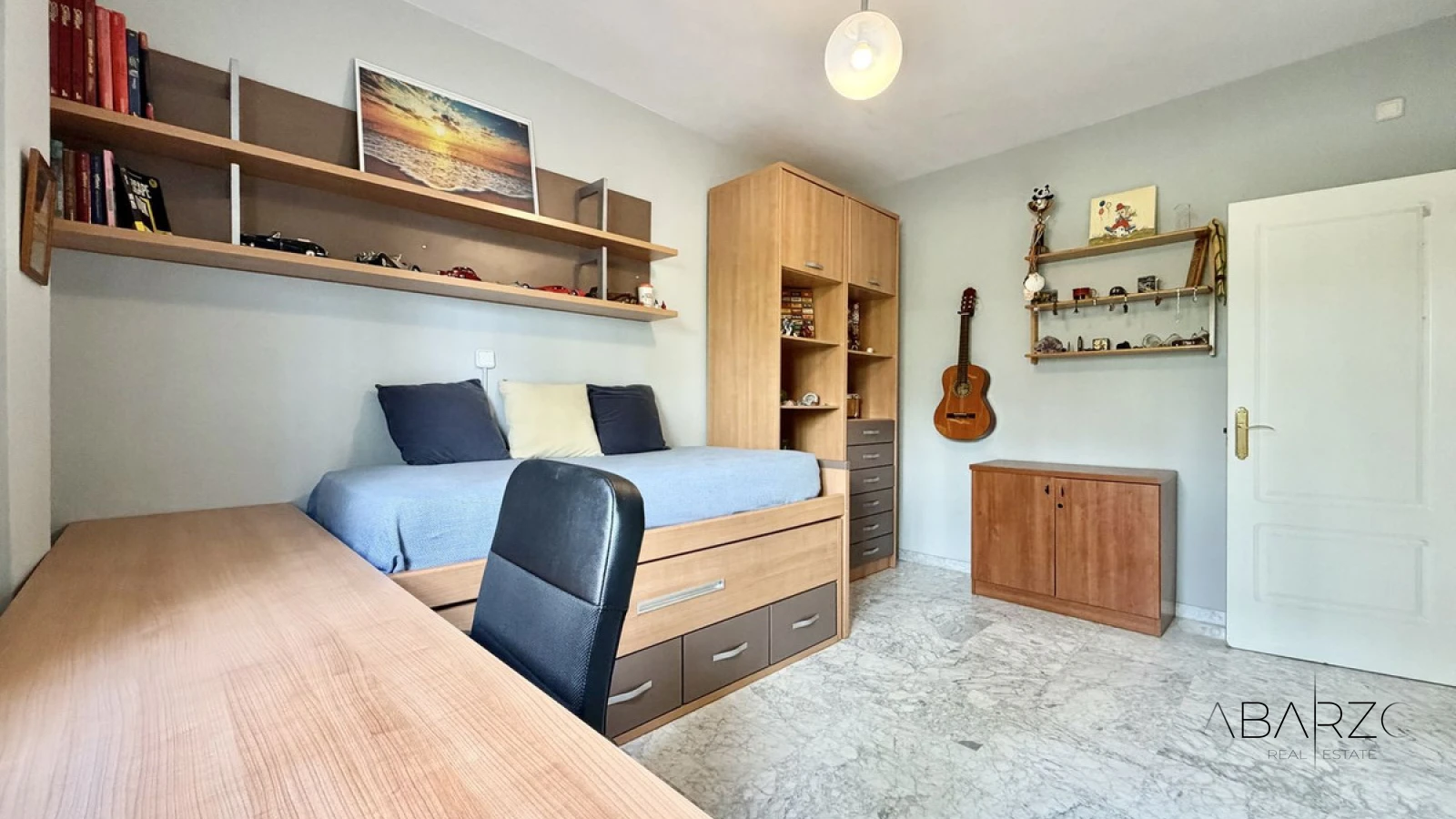 Spacious Ground Floor Apartment on Marbella's Golden Mile Near the Beach — interior, Golden Mile, Marbella (23 of 31)