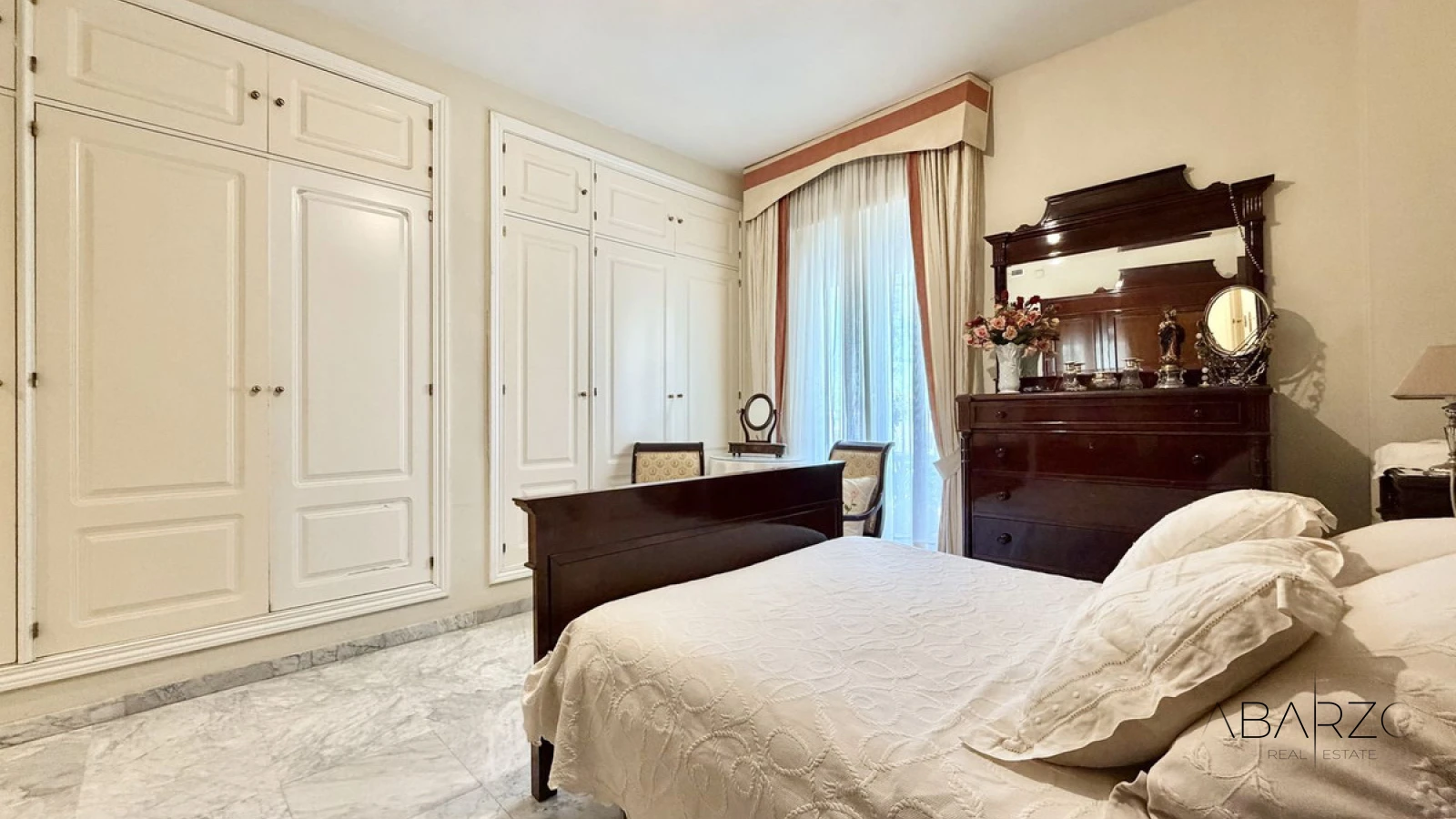 Spacious Ground Floor Apartment on Marbella's Golden Mile Near the Beach — interior, Golden Mile, Marbella (16 of 31)