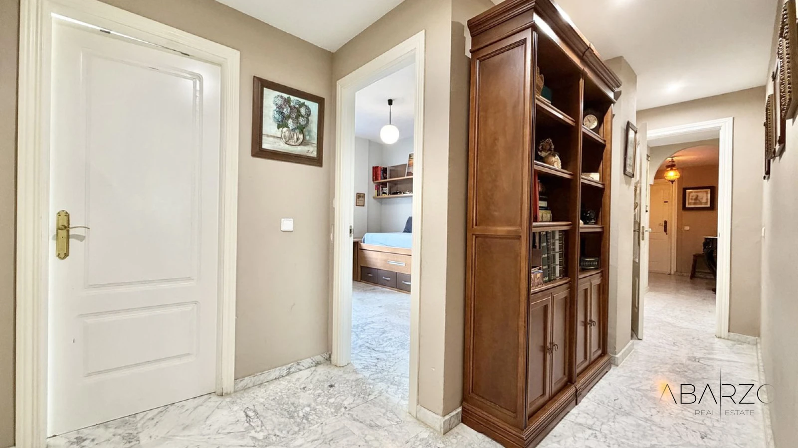 Spacious Ground Floor Apartment on Marbella's Golden Mile Near the Beach — interior, Golden Mile, Marbella (11 of 31)