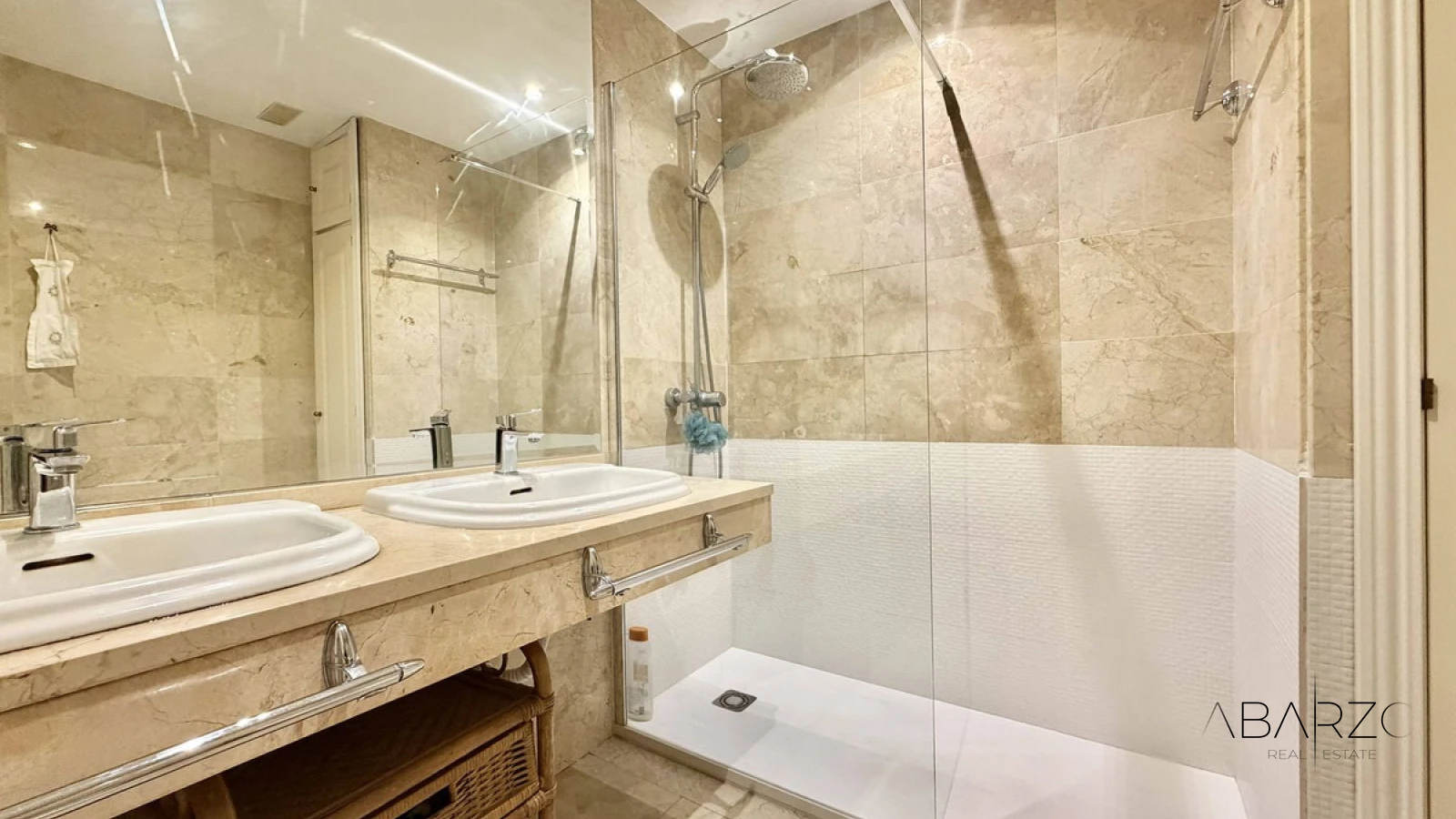 Spacious Ground Floor Apartment on Marbella's Golden Mile Near the Beach — interior, Golden Mile, Marbella (18 of 31)
