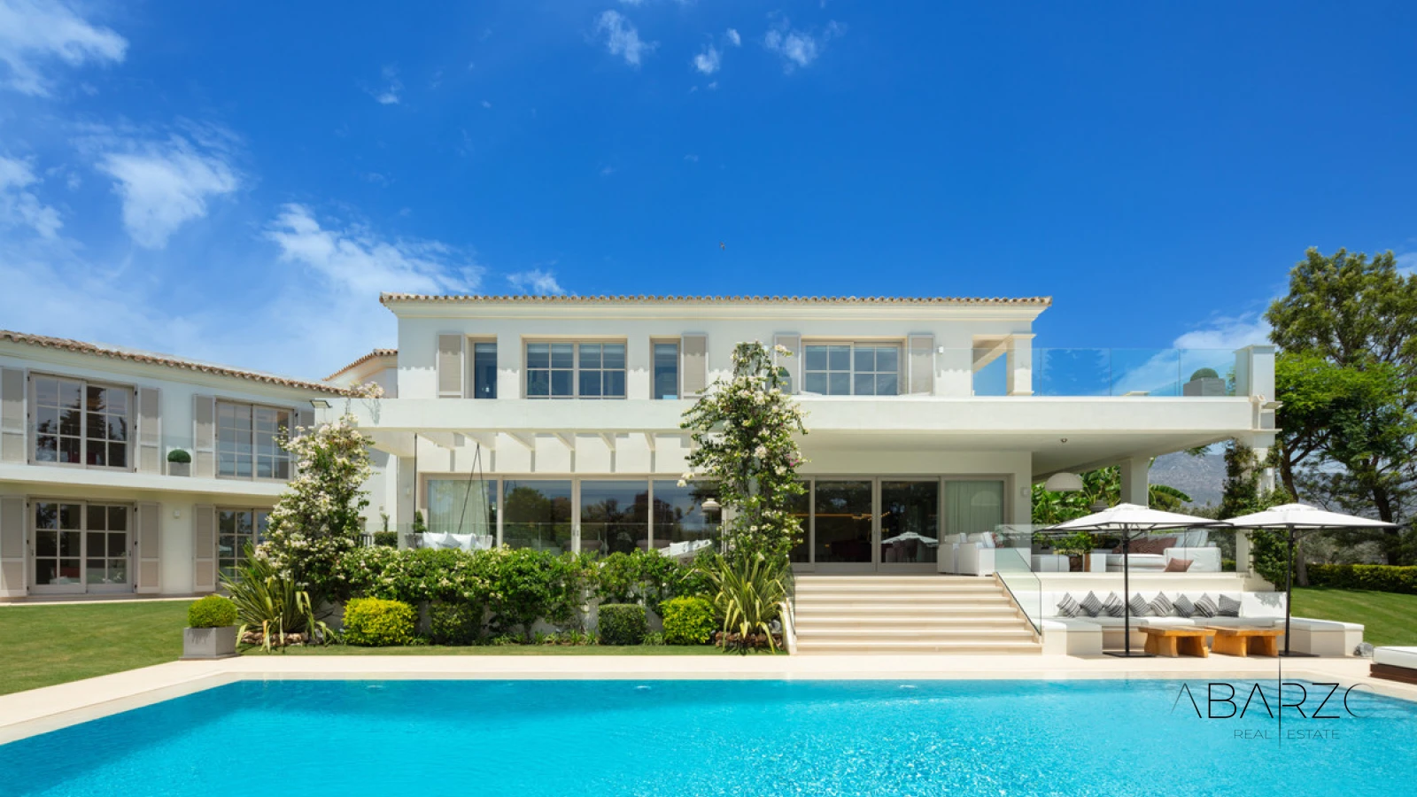 Luxurious villa in Marbella's Aloha Golf Valley with front-line golf views and guest house — interior, Nueva Andalucía, Marbella (45 of 49)