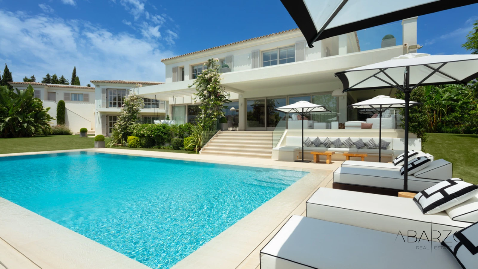 Luxurious villa in Marbella's Aloha Golf Valley with front-line golf views and guest house — interior, Nueva Andalucía, Marbella (3 of 49)