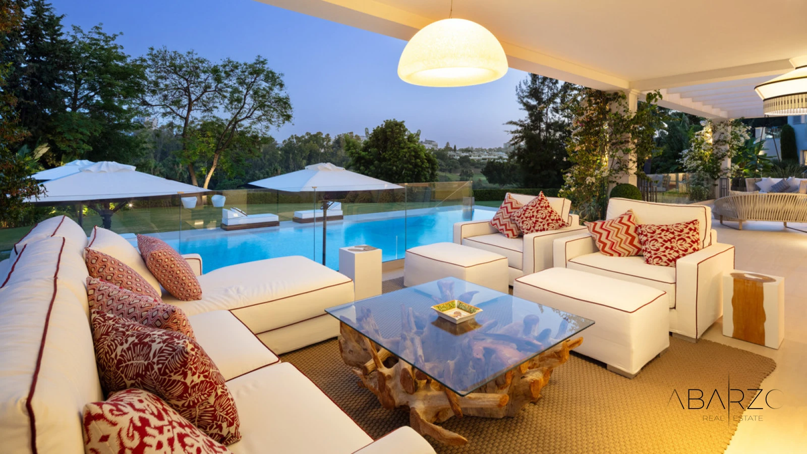 Luxurious villa in Marbella's Aloha Golf Valley with front-line golf views and guest house — interior, Nueva Andalucía, Marbella (39 of 49)