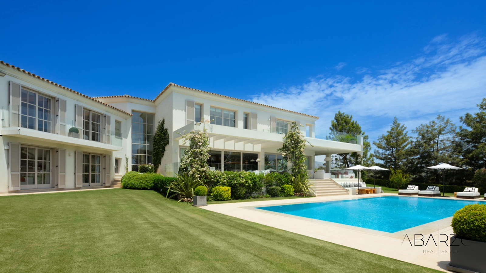 Luxurious villa in Marbella's Aloha Golf Valley with front-line golf views and guest house — interior, Nueva Andalucía, Marbella (46 of 49)