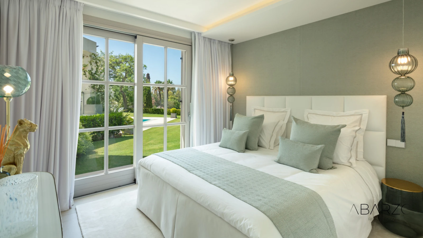 Luxurious villa in Marbella's Aloha Golf Valley with front-line golf views and guest house — interior, Nueva Andalucía, Marbella (16 of 49)