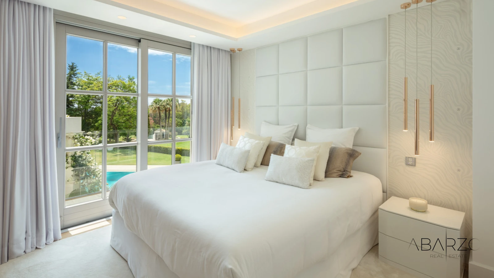 Luxurious villa in Marbella's Aloha Golf Valley with front-line golf views and guest house — interior, Nueva Andalucía, Marbella (26 of 49)