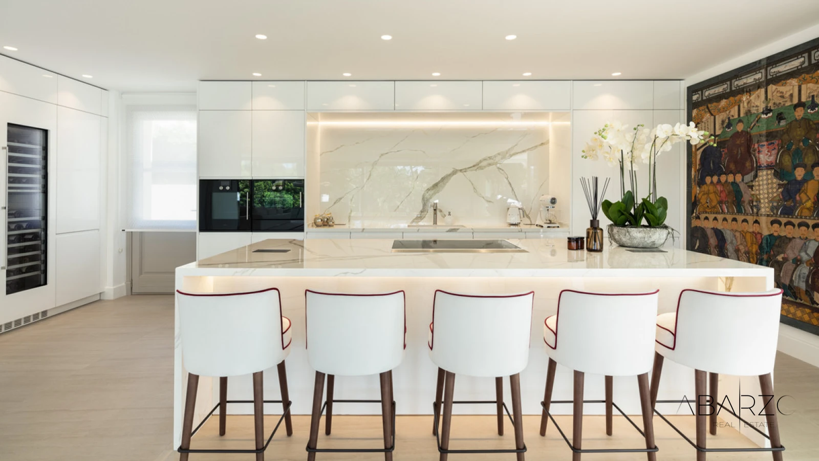 Luxurious villa in Marbella's Aloha Golf Valley with front-line golf views and guest house — interior, Nueva Andalucía, Marbella (44 of 49)