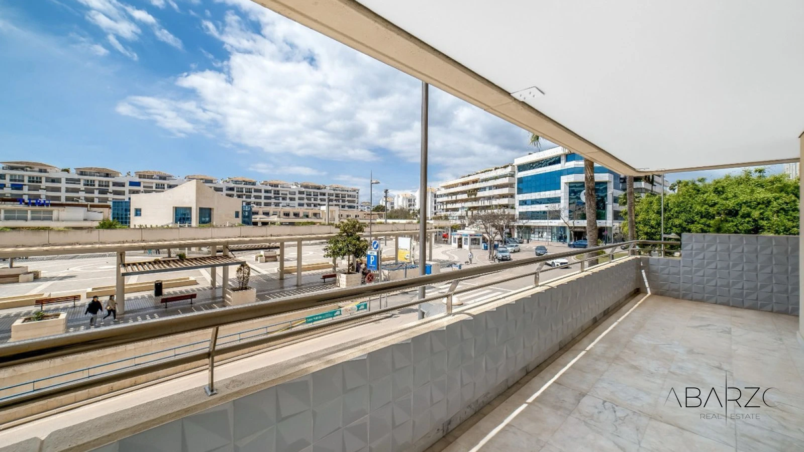Spacious Two-Bedroom Apartment with Terrace in the Heart of Puerto Banús — interior, Puerto Banús, Marbella (3 of 23)