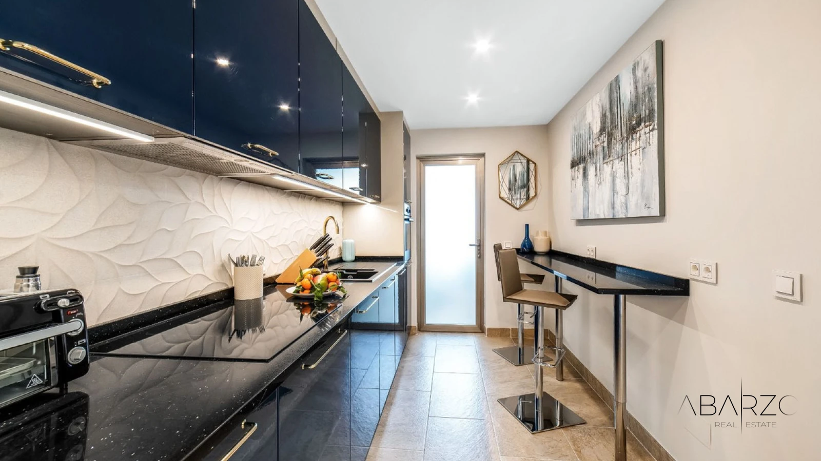 Spacious Two-Bedroom Apartment with Terrace in the Heart of Puerto Banús — interior, Puerto Banús, Marbella (6 of 23)