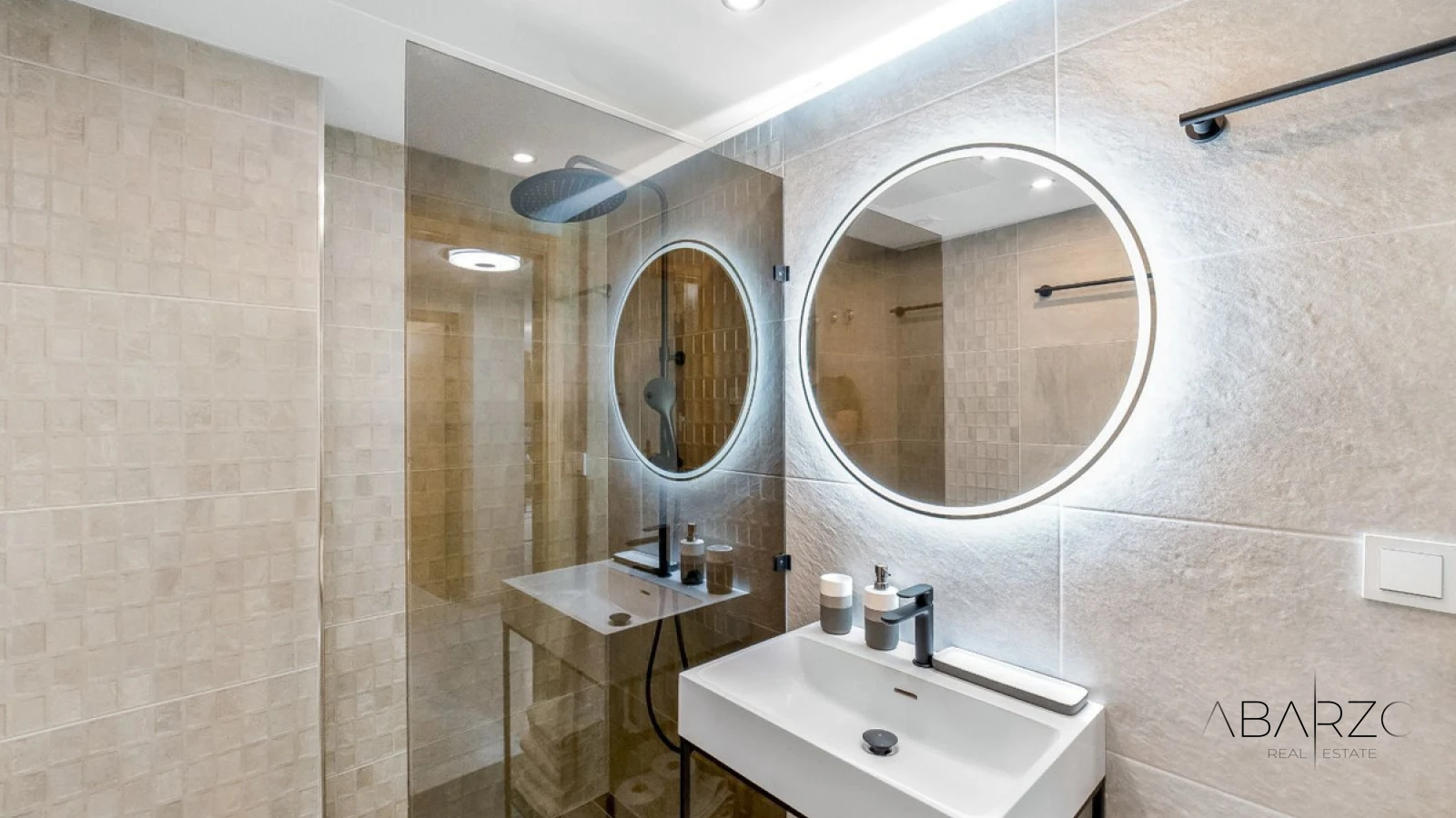 Spacious Two-Bedroom Apartment with Terrace in the Heart of Puerto Banús — interior, Puerto Banús, Marbella (16 of 23)