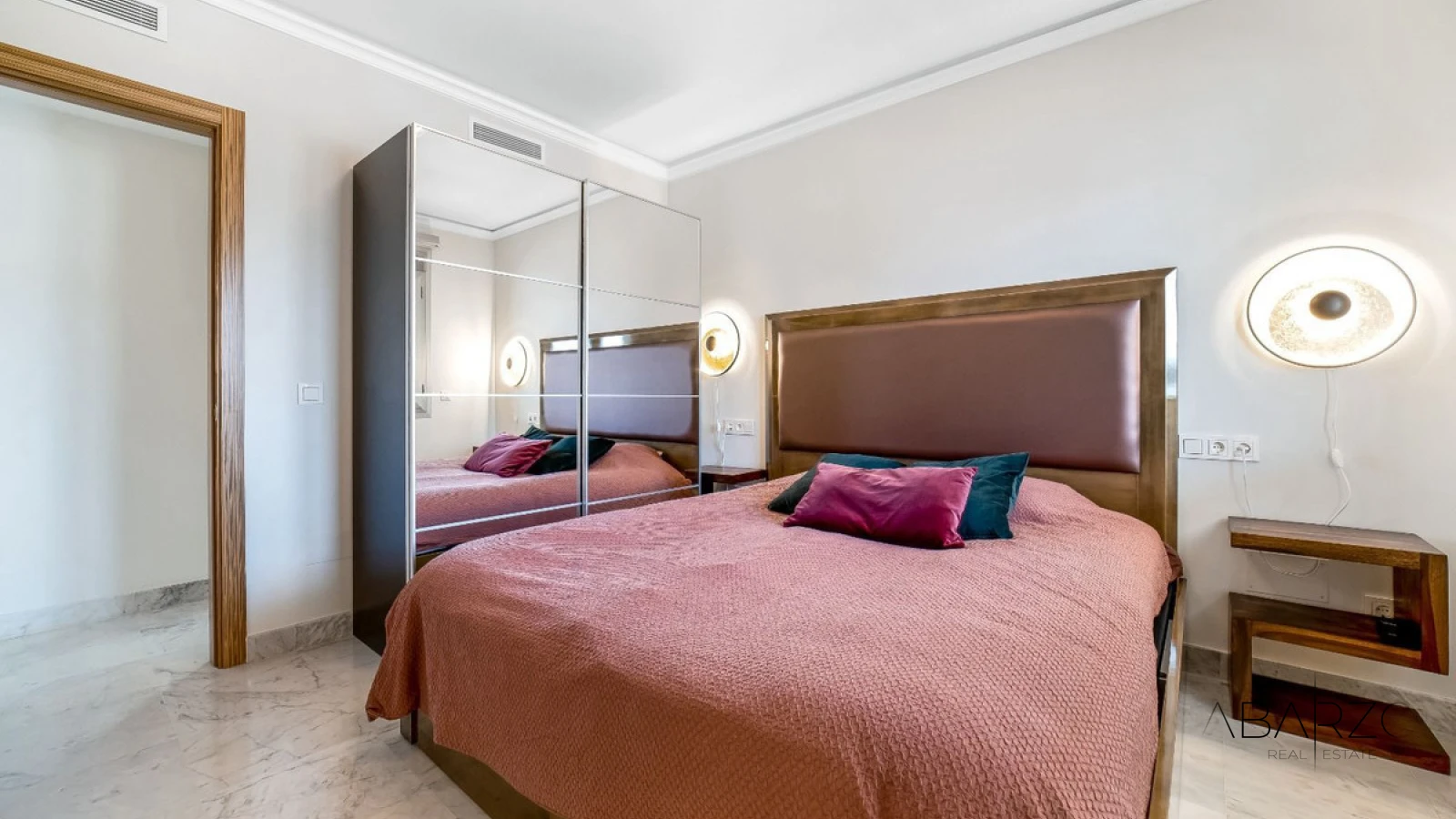 Spacious Two-Bedroom Apartment with Terrace in the Heart of Puerto Banús — interior, Puerto Banús, Marbella (19 of 23)