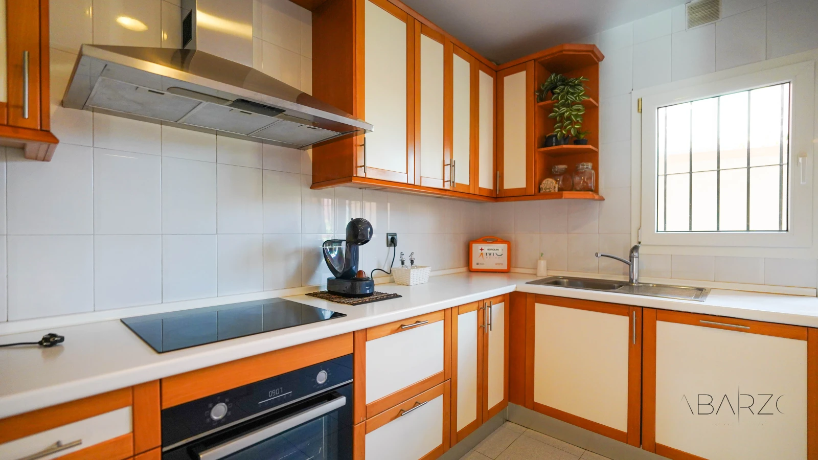 Semi-detached house in Río Real, Marbella with private pool and landscaped garden — interior, Marbella East, Marbella (47 of 67)
