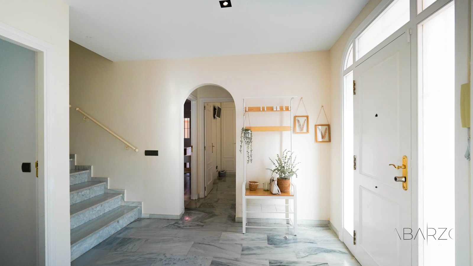 Semi-detached house in Río Real, Marbella with private pool and landscaped garden — interior, Marbella East, Marbella (37 of 67)