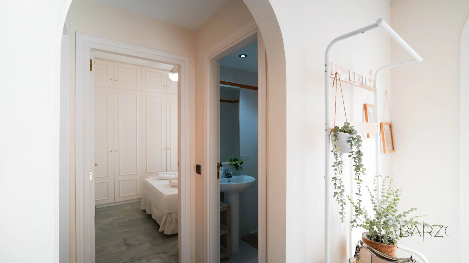 Semi-detached house in Río Real, Marbella with private pool and landscaped garden — interior, Marbella East, Marbella (39 of 67)